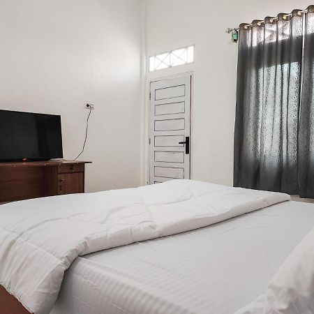 Adela Homestay Syariah Near Universitas Muhammadiyah Jambi Mitra Reddoorz Kültér fotó